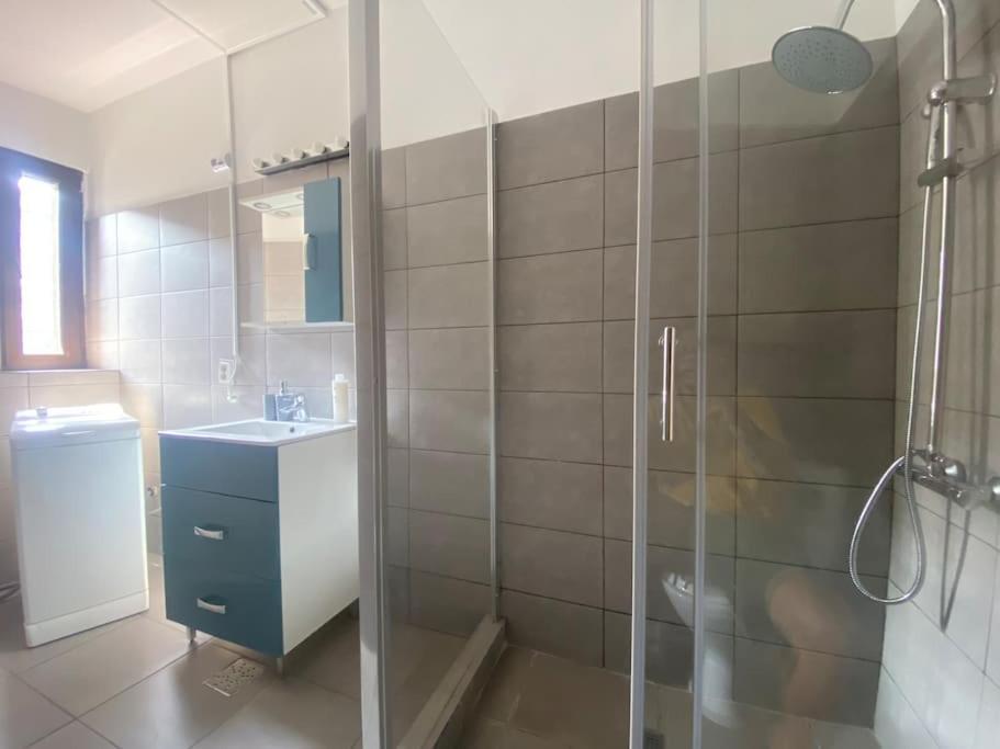 2 Bedroom Apartment With Terrace In City Center Бухарест Экстерьер фото