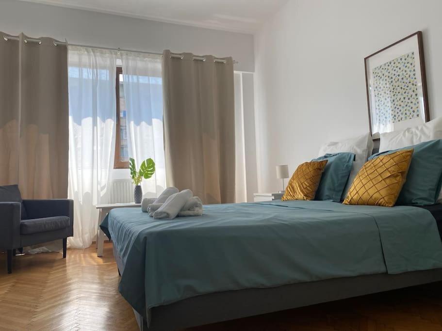 2 Bedroom Apartment With Terrace In City Center Бухарест Экстерьер фото